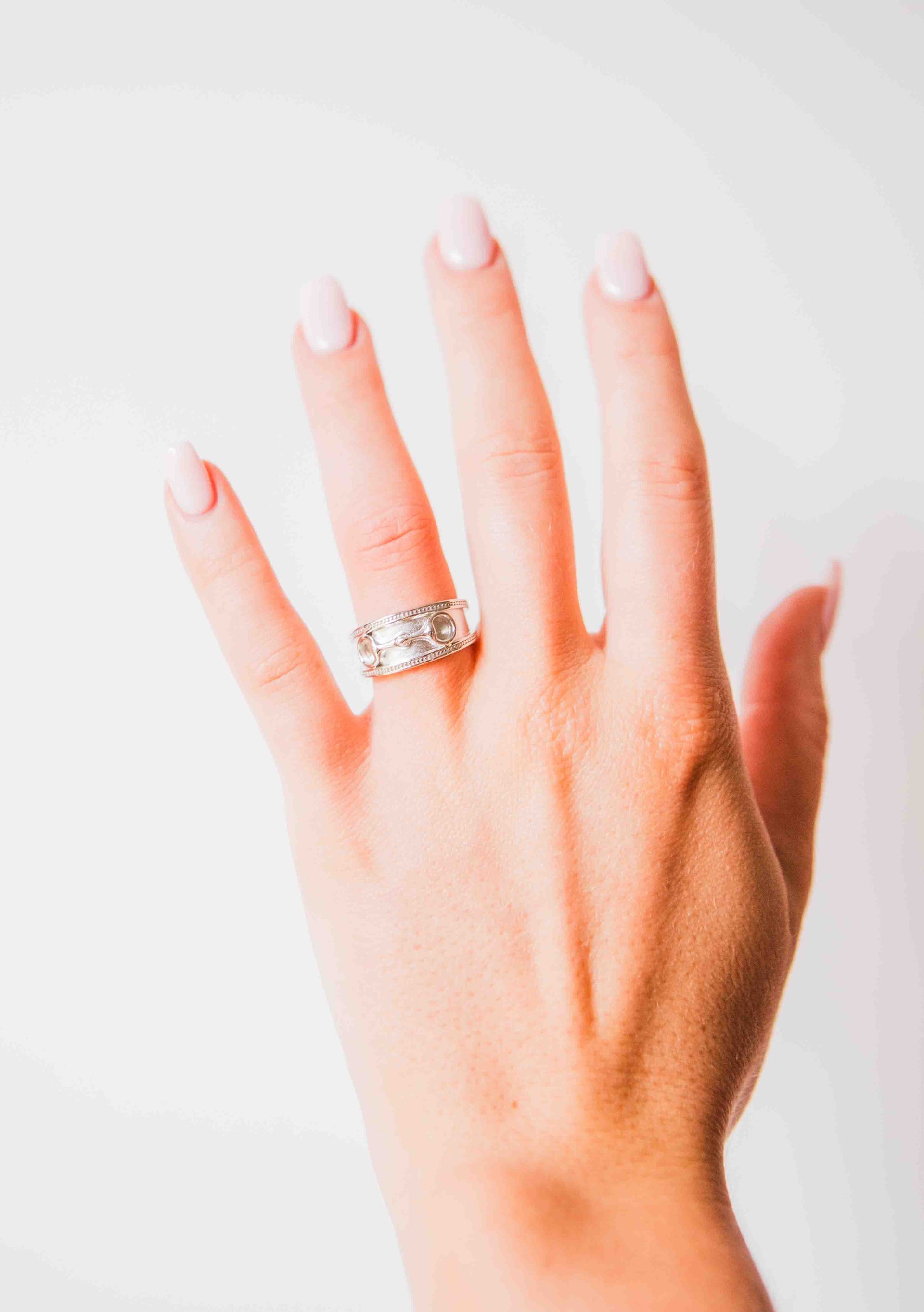 Kelly Herd Wide Butt Eggbutt Bit Ring